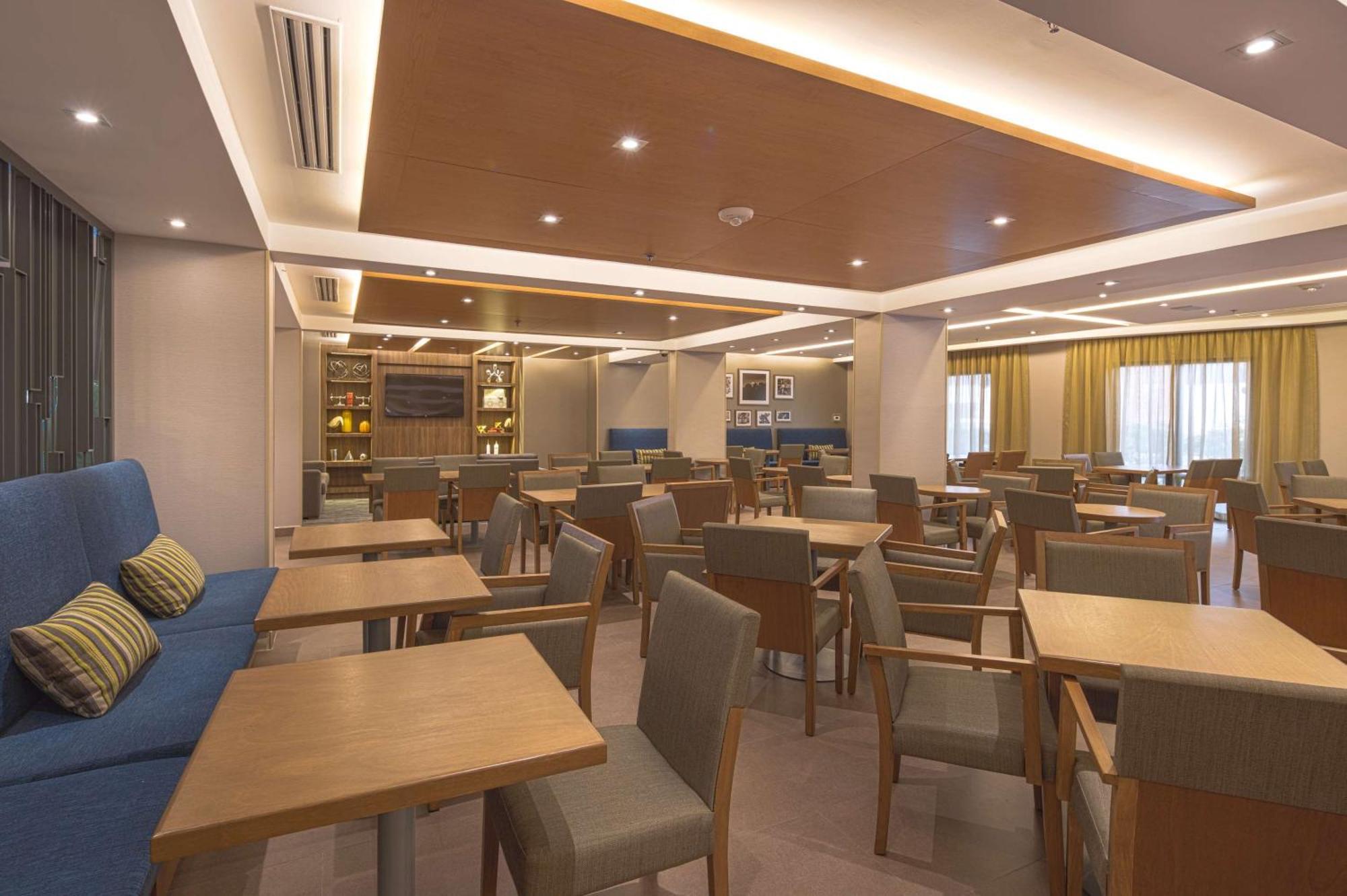 Hampton By Hilton Monterrey Galerias Obispado Kültér fotó