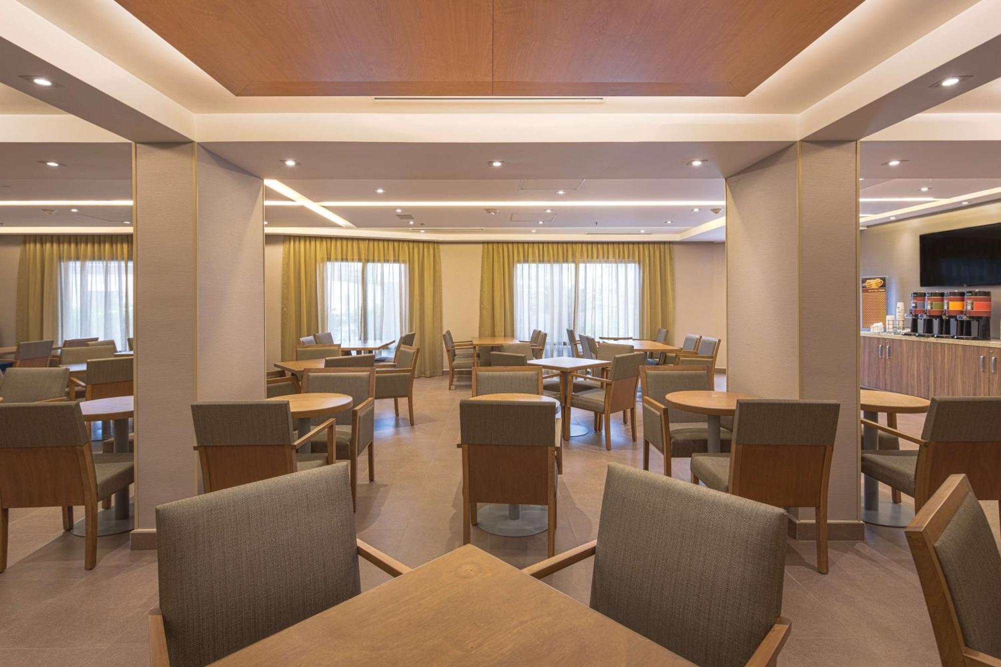 Hampton By Hilton Monterrey Galerias Obispado Kültér fotó